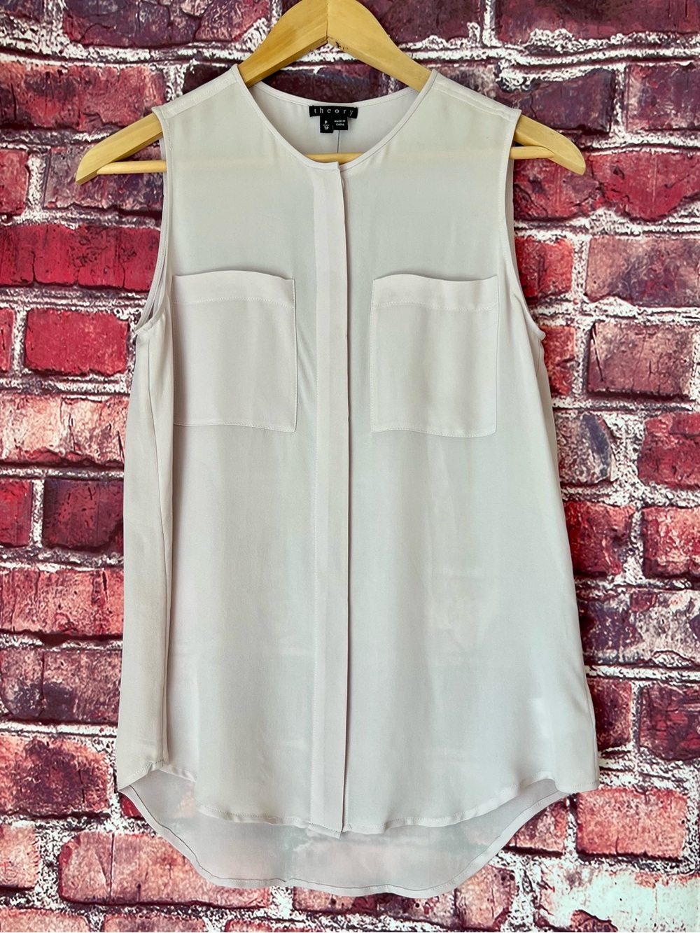 Theory 100% Silk Light Lavender Sleeveless Blouse